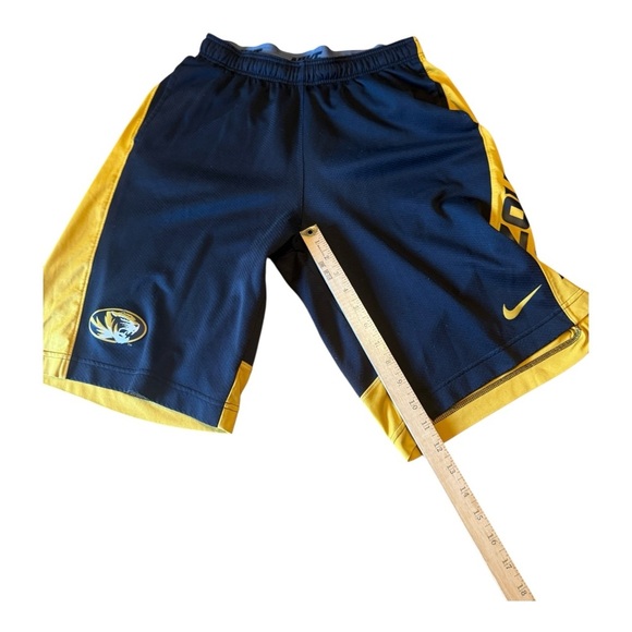 Missouri Tigers Nike Team Issue Football Practice Shorts (Men's Medium) Black - Picture 8 of 9